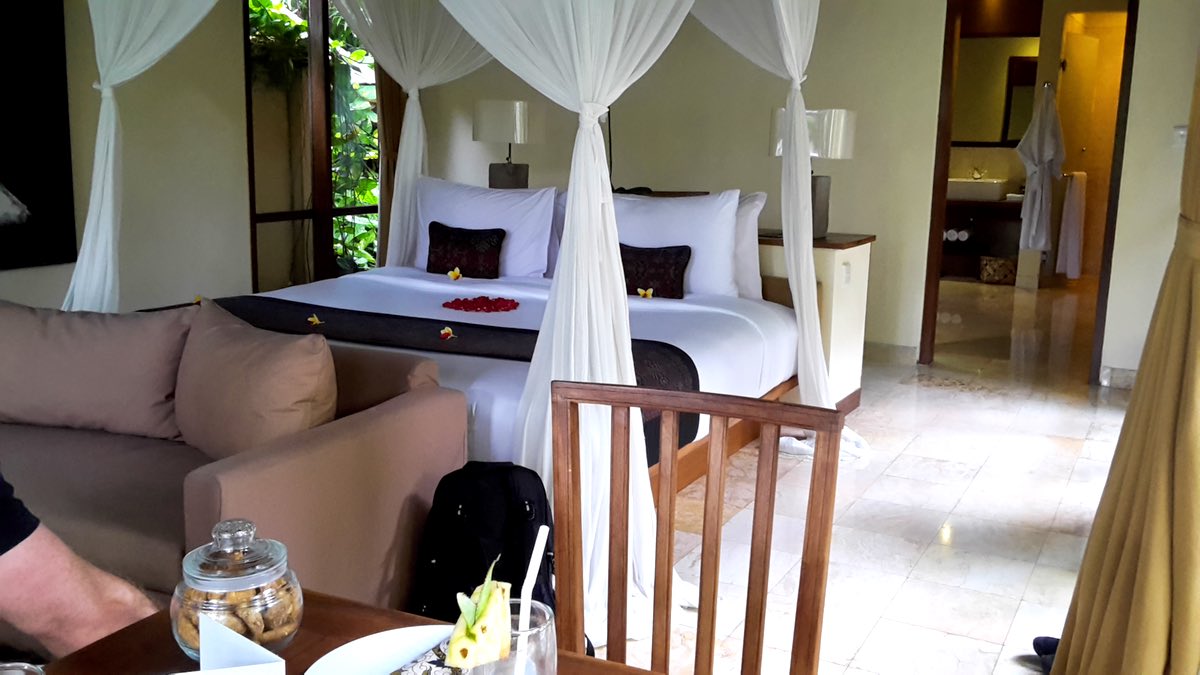 one-bedroom pool villa