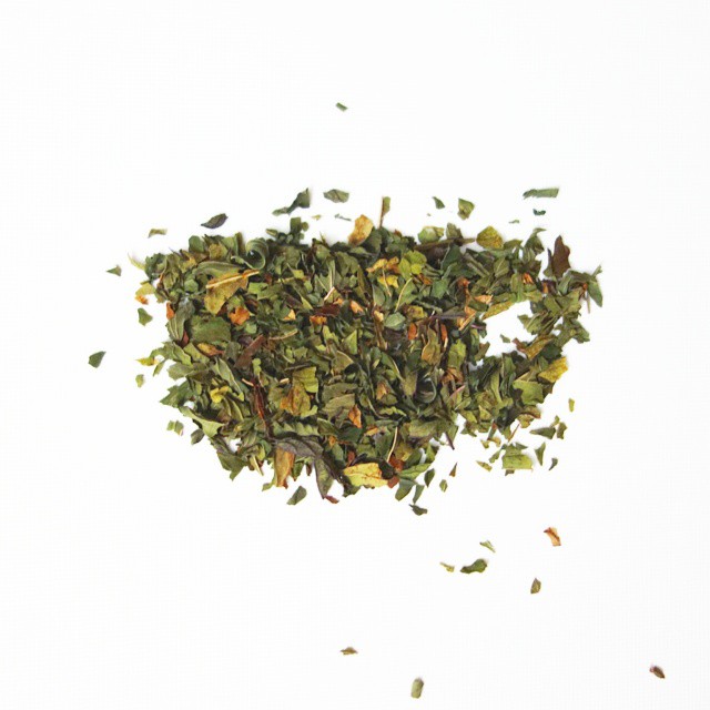 78: A teacup shape formed by dried tea leaves