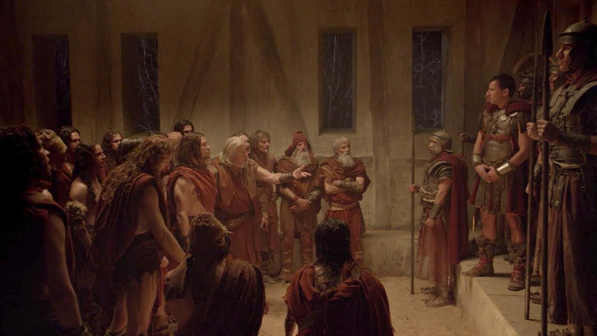 Spartacus's tribe leader negotiates their involvement in Rome's war against King Mithridates. © STARZ